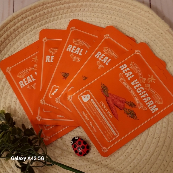 BUNDLE/LOT Real Vegifarm Carrot Double Shot Face Masks/Facial Masks NEW - Picture 4 of 4